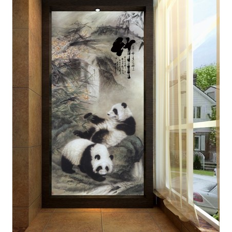 Peinture chinoise en noir et blanc format vertical - Les pandas jouent devant la chute d'eau