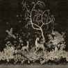 Papier peint d'artiste animaux et oiseaux sur fond noir - Cerfs sous l'arbre, paon dans les fleurs
