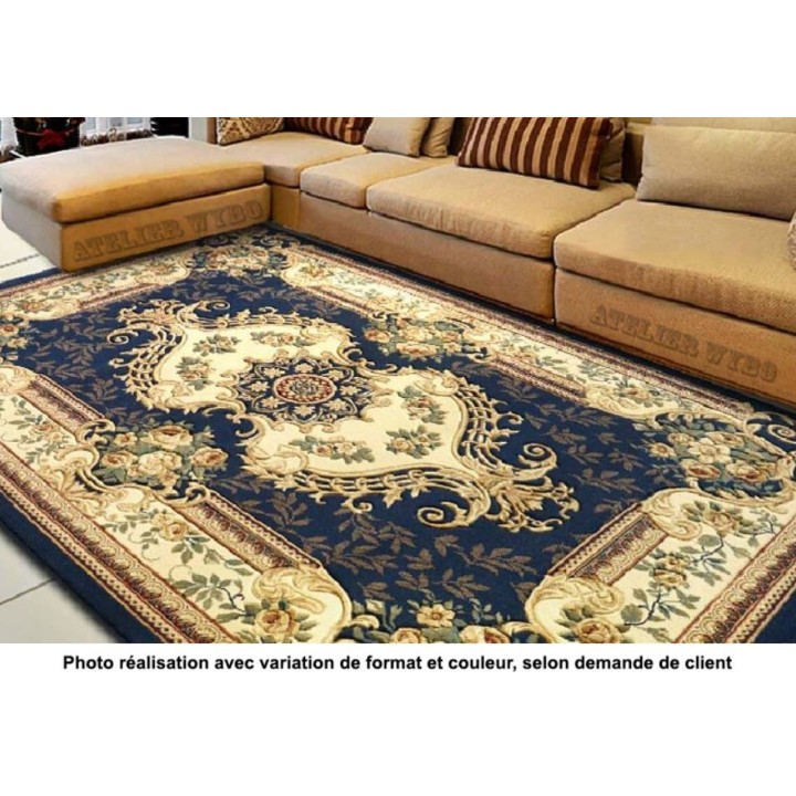 Tapis sol motif traditionnel - Les fleurs et les traits dorés sur fond bleu marine