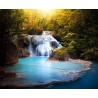 Crédence salle de bains grand format - Cascade et l'étang turquoise dans la forêt rocheuse