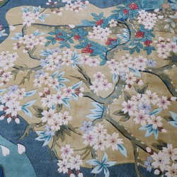 Tapis japonais pure soie naturelle noé à la main - Les fleurs de cerisier sur fond bleu foncé