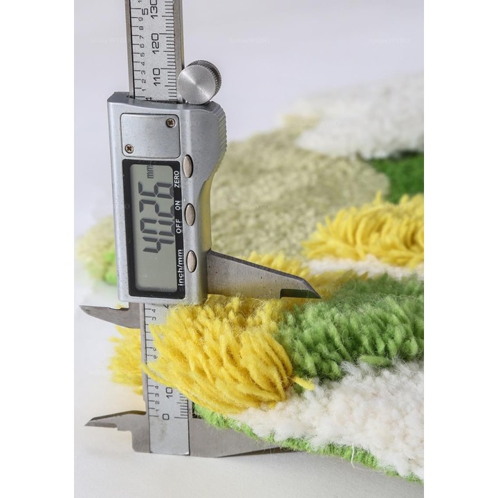 Tapis 3D velours en relief forme irrégulière - La mousse et les lichens, couleur vert, blanc et jaune