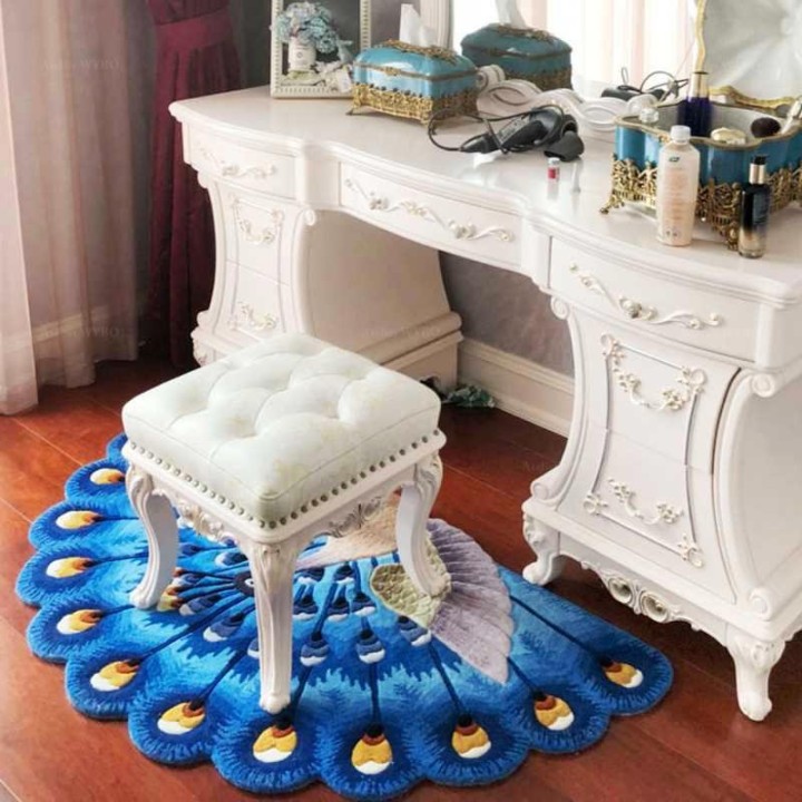 Tapis en laine fait main oiseau exotique, magnifique paon bleu pour votre coiffeuse.