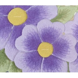 Tapis floral style campagne - Fleurs violettes sur carrelage