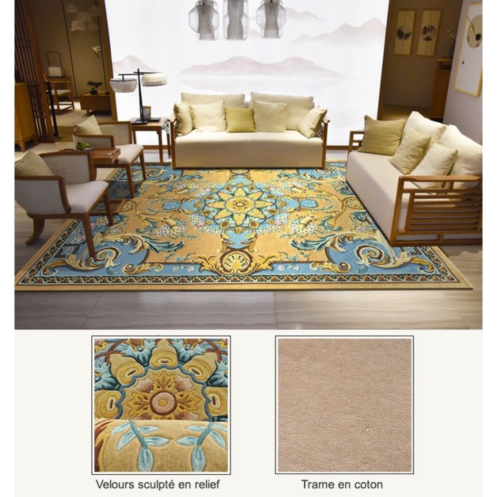 Tapis classique élégant, fleurs et plumes symétriques.