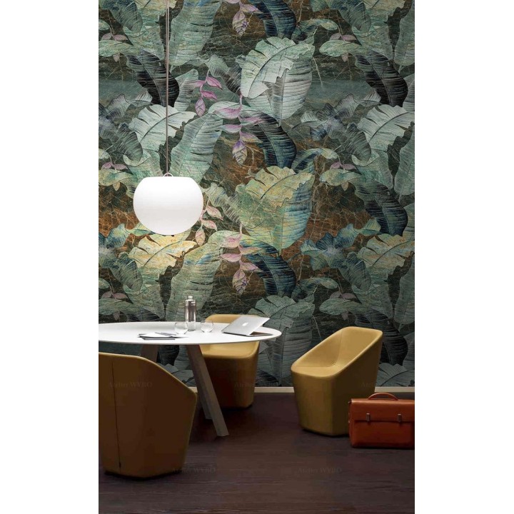 Petite salle de réunion apaisante grâce à une tapisserie traditionnelle design chic et élégante.