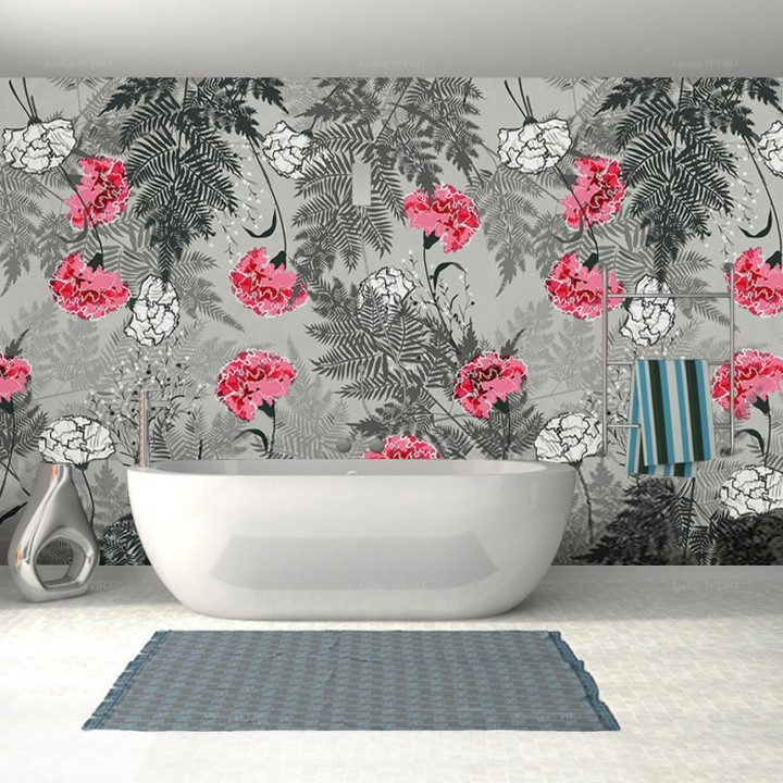 Déco salle de bain florale, mur de baignoire étanche, œillets rose et blanc et fougères grises.