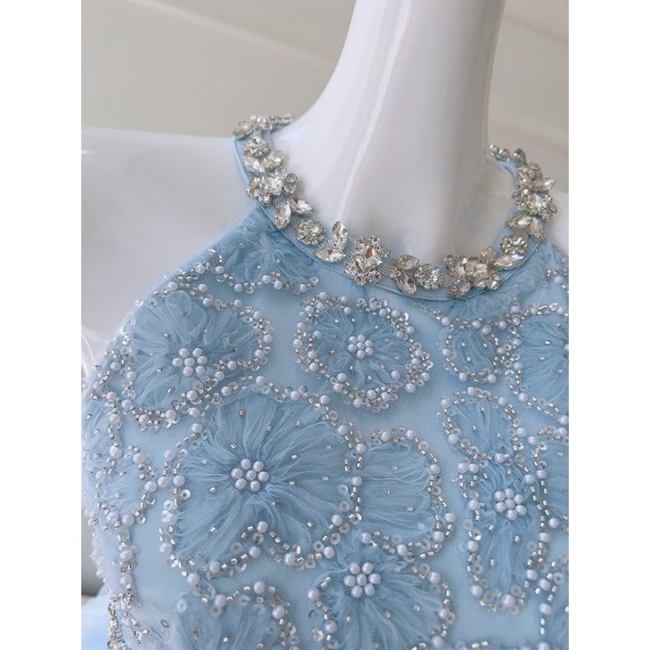 Essaiez votre robe sur mesure, design stylé matière chic couleur douce