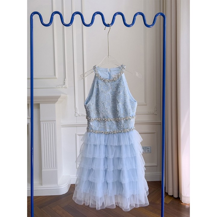 Essaiez votre robe sur mesure, design stylé matière chic couleur douce