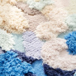 Tapis de luxe fait à la main pour maison et appartement haut de gamme, matière noble velours épais en relief.