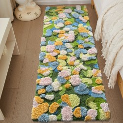 Tapis design floral multicolore, décoration chambre ambiance printanière.