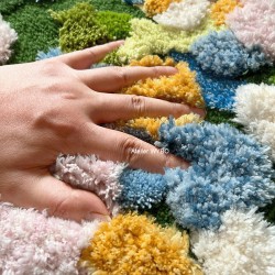 Tapis de créateur contemporain surface en relief.