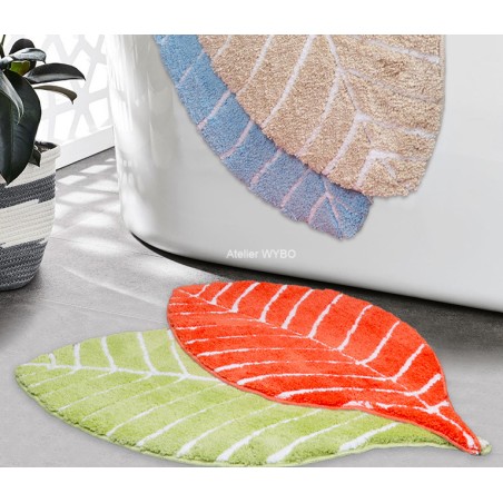 Tapis design nature en forme de feuille, couleur rouge, vert, bleu