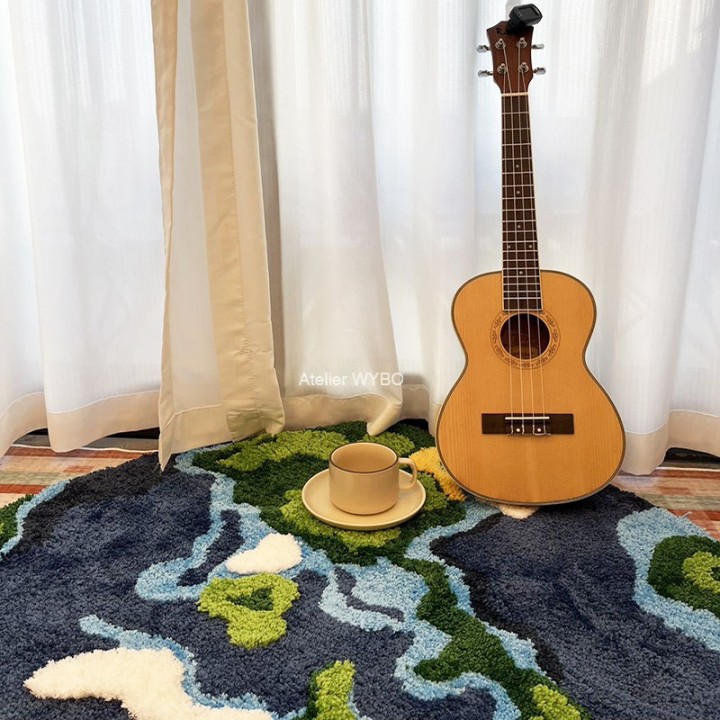 Tapis décoratif crée un point d'inspiration dans un salon, une chambre ou un espace de travail.