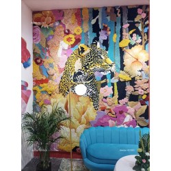 Tapis de luxe fait main très décoratif, magnifique félain et poésie botanique de la jungle.