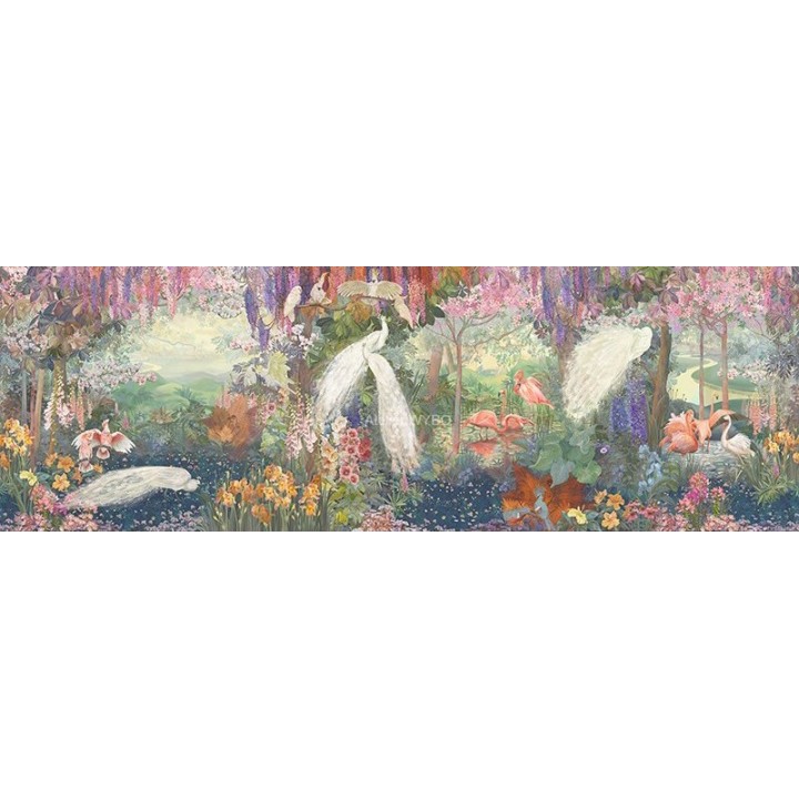 Déco salle de bain de luxe, une fresque artistique aux oiseaux tropicaux pour une immersion totale.