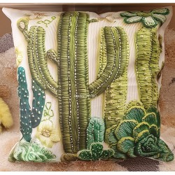 Coussin cactus effet bas relief, design original, toucher tout doux.