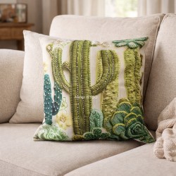 Accessoire déco style nature, coussin vert motif végétal, confort absolu pour canapé, chaise, fauteuil et lit.