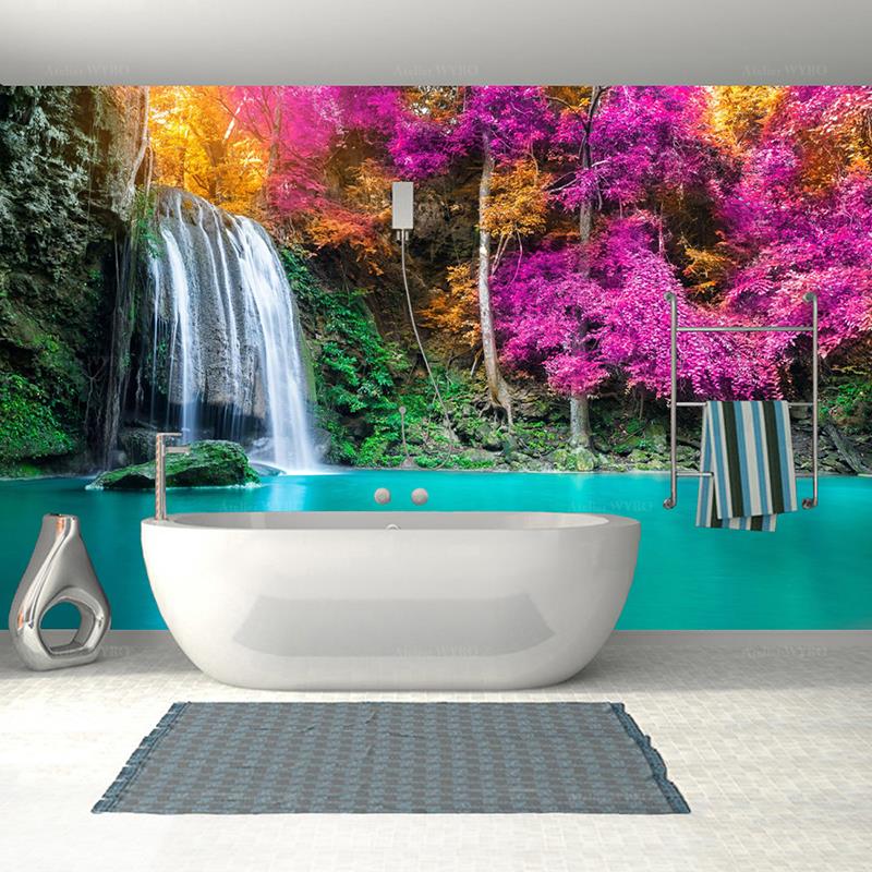 Remplacer vos anciens carrelages de salle de bains par panneaux muraux étanches décoratifs motif imprimé photoréaliste paysage nature forêt rose et orange chute d'eau étang turquoise