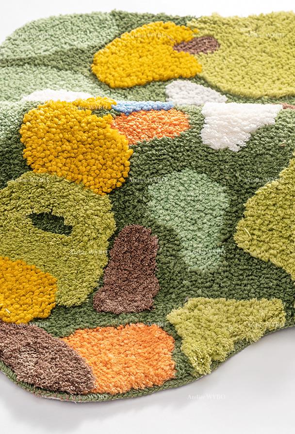 relooking salle de bain moderne tapis lavable vert jaune orange surface en relief forme libre sous-bois dans la forêt mousse et lichen en automne.