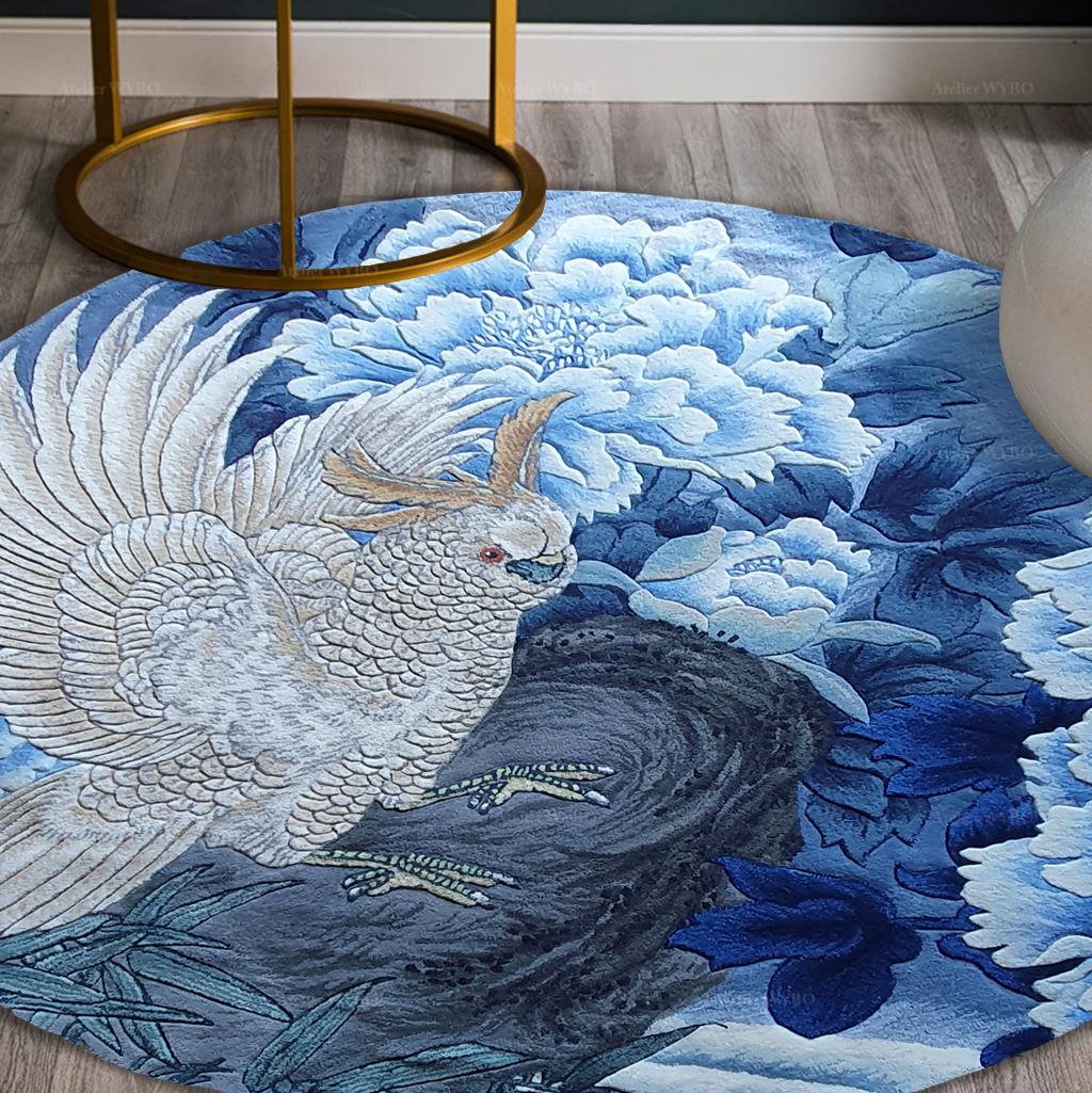 acheter tapis rond pour salon séjour bureau chambre, design asiatique fleurs et oiseaux ton bleu perroquet blanc et pivoine dans la nuit.